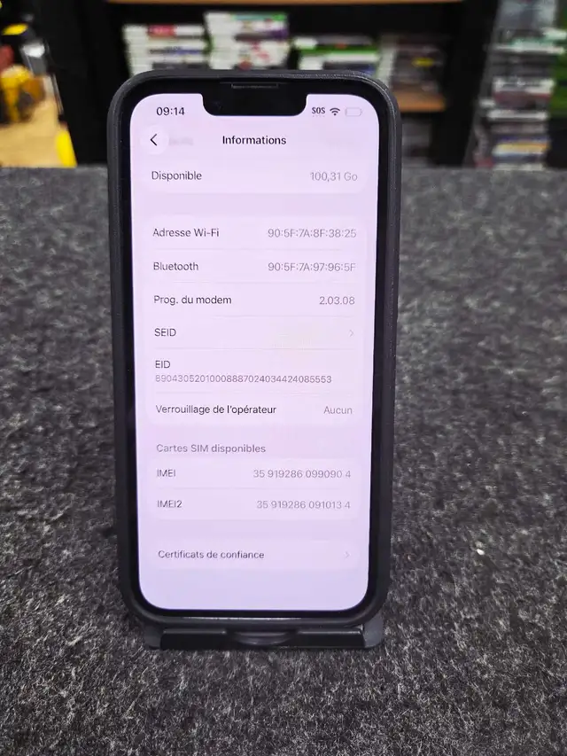 Apple iPhone 16E - Photo 2
