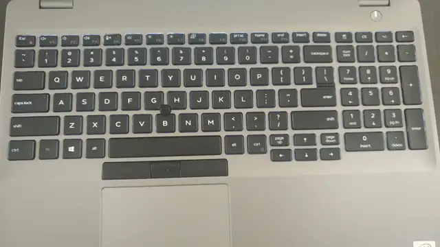 Dell Lat 5510 15.6', i5 10310U CPU, 16GB RAM, 512GB M.2, Win 11 - Photo 6