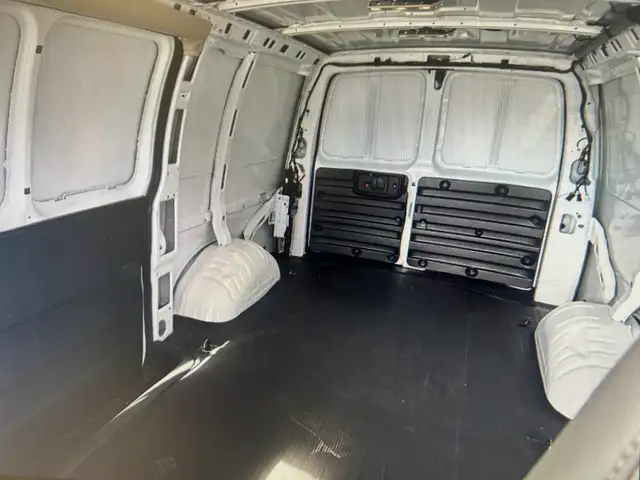 NEW Savana 3500 Cargo Van 15k off ! - Photo 3