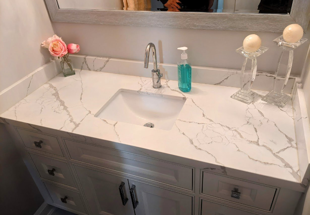 White Quartz Countertop With Kitchen Island - Photo 4