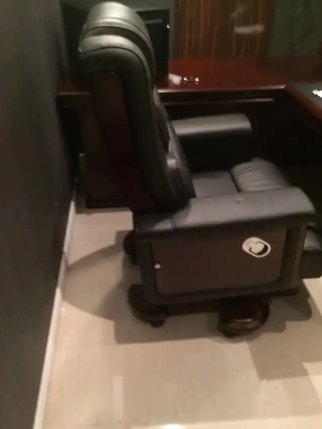 We Just Got New Executive Chairs! - Photo 3