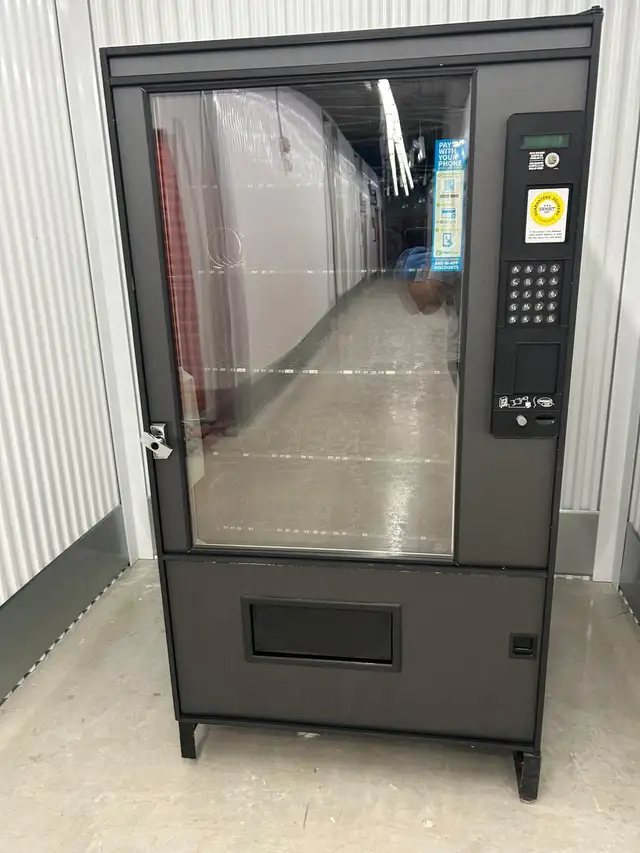 Refurbished Vending Machines - Photo 3