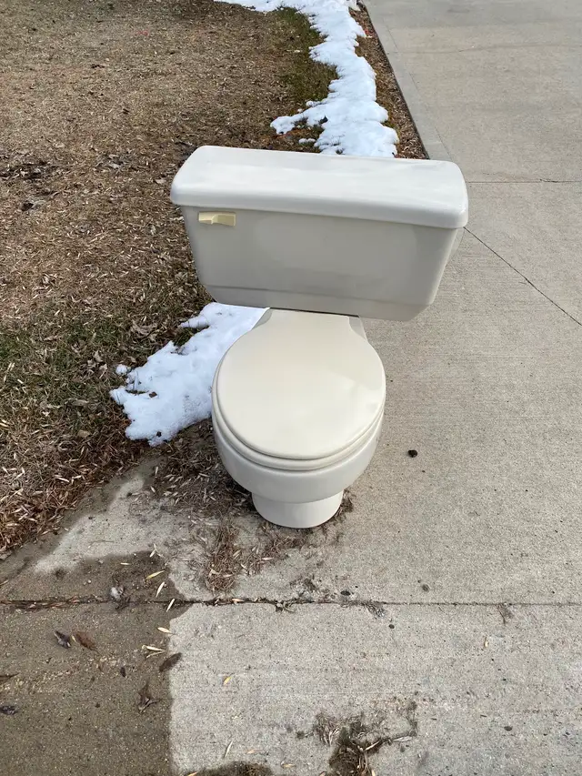 Free Toilet