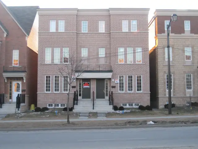 ✔ Student Bedroom For Rent - York University Village