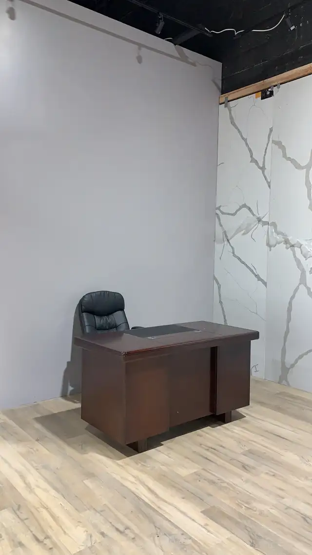 High-end Veneer Workstations/Executive Desks - Photo 2