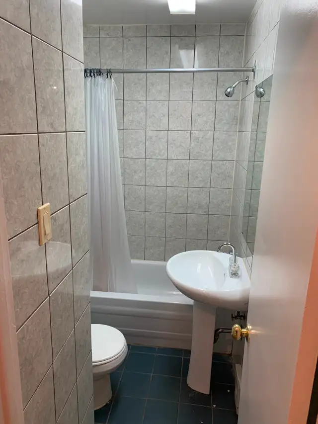 2 1/2 Rénové Tout Inclus Métro Rosemont 980$ - Photo 5