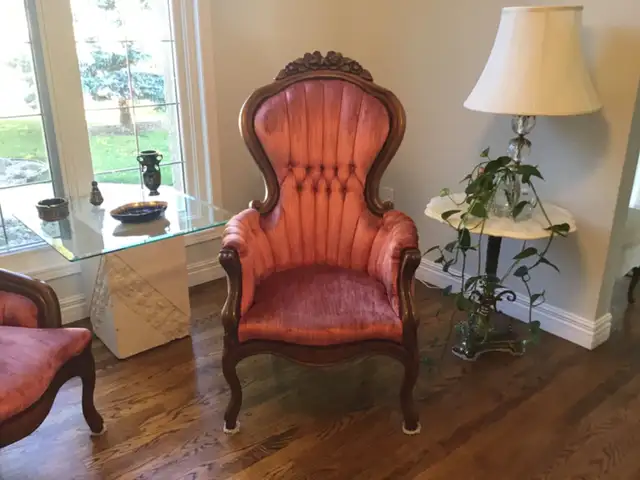 VINTAGE QUEEN ANNE CHAIRS
