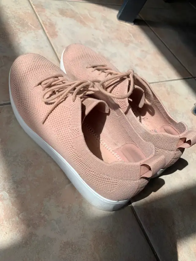 Souliers et botillons à seulement 5$ la paire - Photo 3