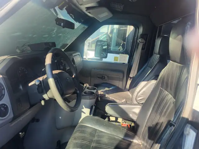 Propane or Gas SAVE $$. 2013 Executive Bus 24 PAX - Photo 5