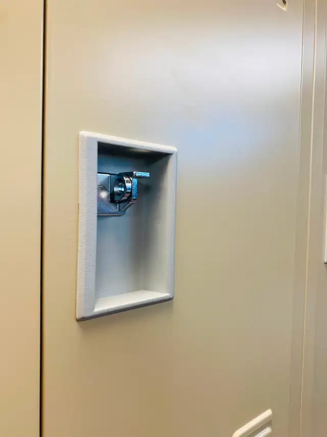 Wide Selection ON Lockers - Photo 2