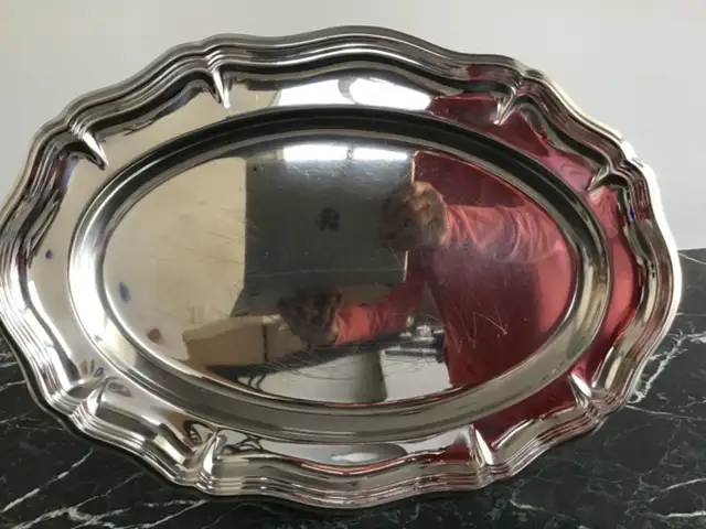 STAINLESS STEEL SERVING PLATTERS