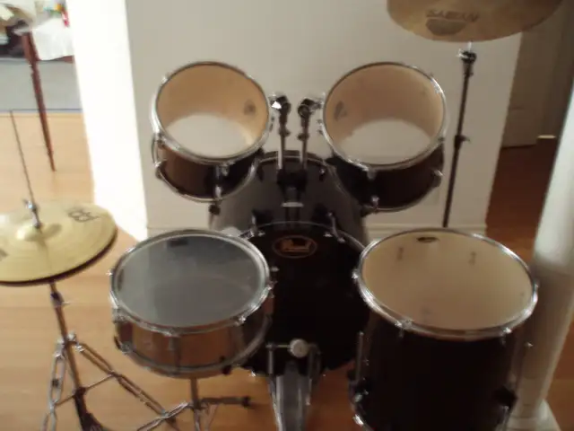 DRUM SET  - FULL SIZE -  EXCELLENT CONDITION
