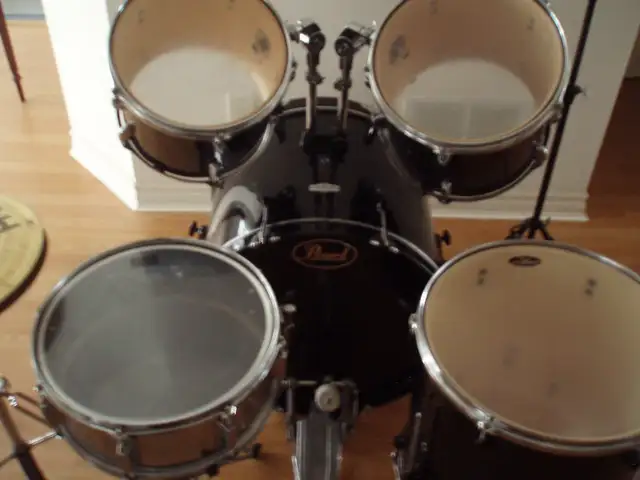 DRUM SET  - FULL SIZE -  EXCELLENT CONDITION - Photo 2