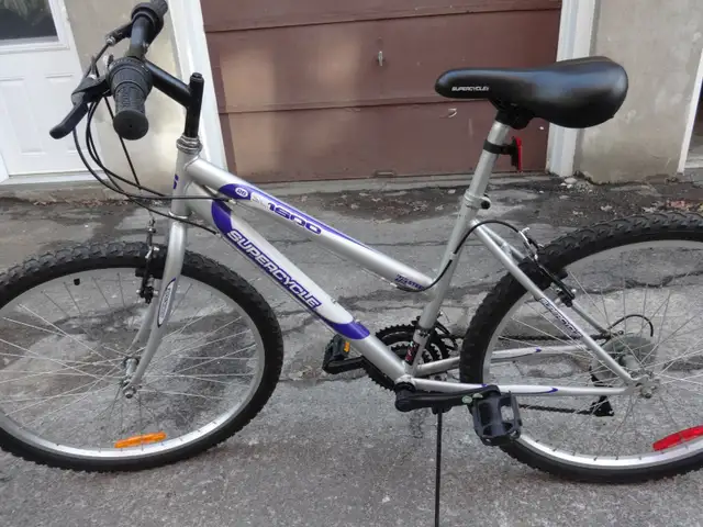 VÉLO SUPERCYCLE, ROUES ALUMINIUM DE 26 POUCES. TRÈS BON ÉTAT. - Photo 6