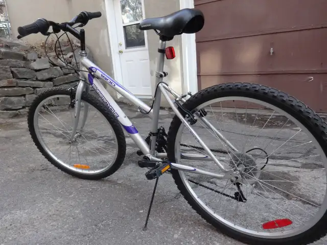 VÉLO SUPERCYCLE, ROUES ALUMINIUM DE 26 POUCES. TRÈS BON ÉTAT. - Photo 7