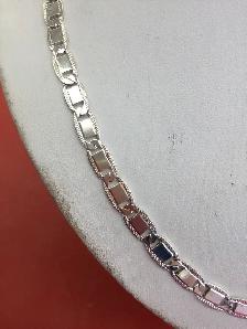 chaîne en argent à plaques ovales