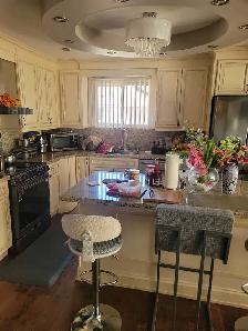 extra large furnished bedroom available in Scarbrough