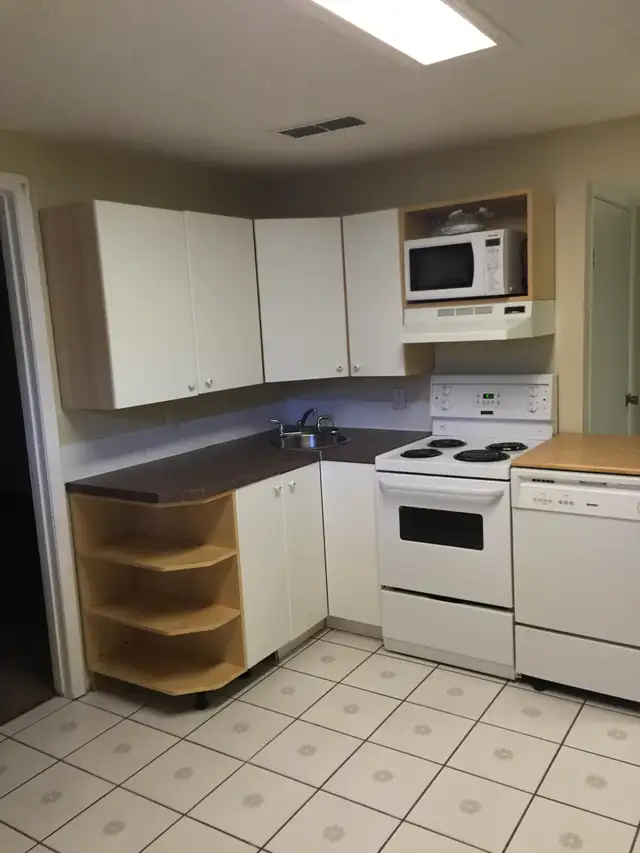 Legal 1 Bedroom Bsmt. Suite – Private Laundry – Deer Run – $950 - Photo 2