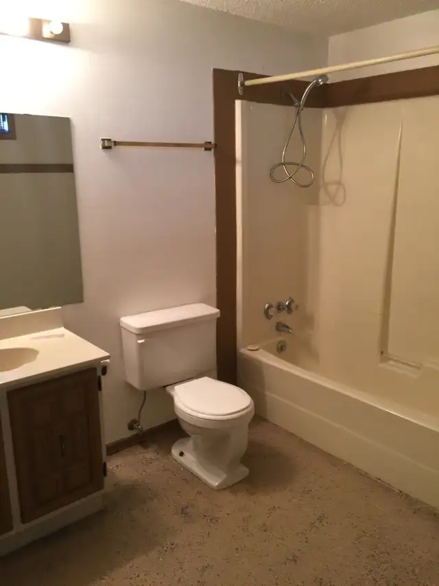 Legal 1 Bedroom Bsmt. Suite – Private Laundry – Deer Run – $950 - Photo 5
