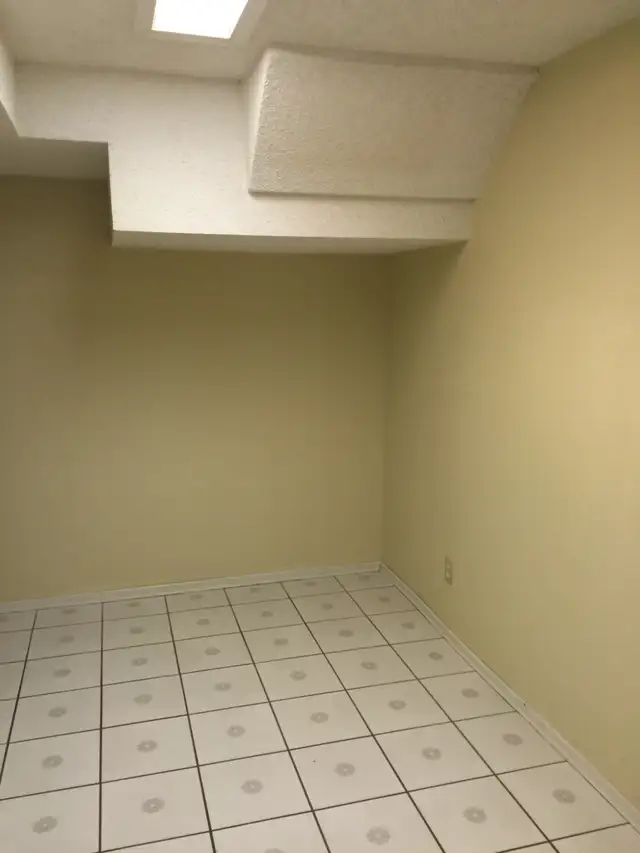 Legal 1 Bedroom Bsmt. Suite – Private Laundry – Deer Run – $950 - Photo 9