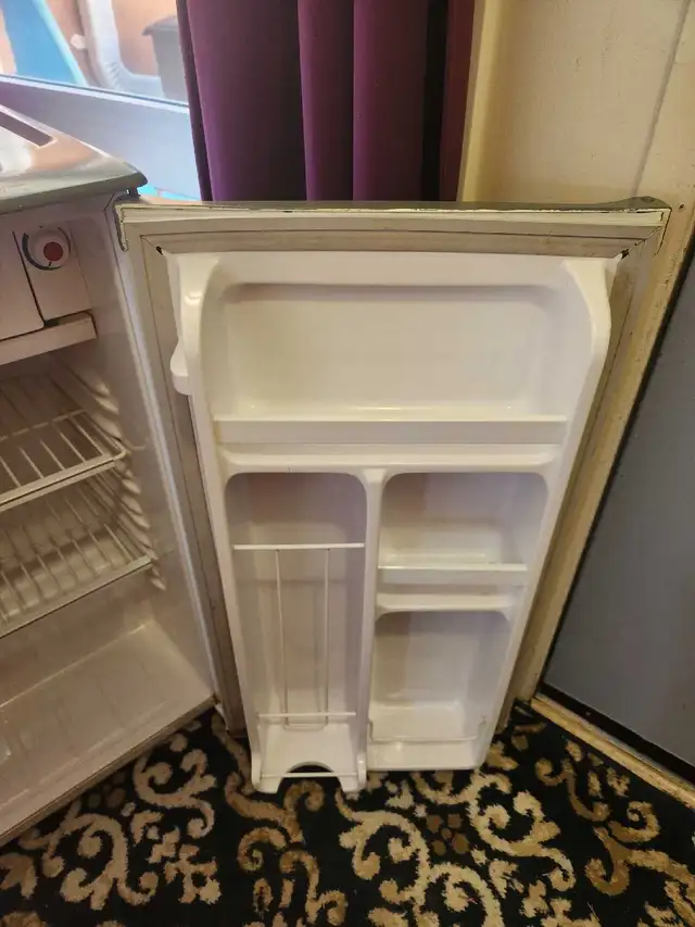 BAR FRIDGE BOWMANVILLE - Photo 3