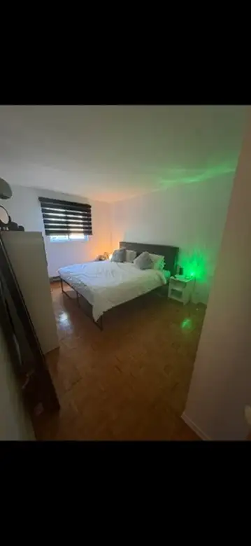 Pointe-aux-trembles beau grand 4 1/2 situé à l'étage - Photo 4