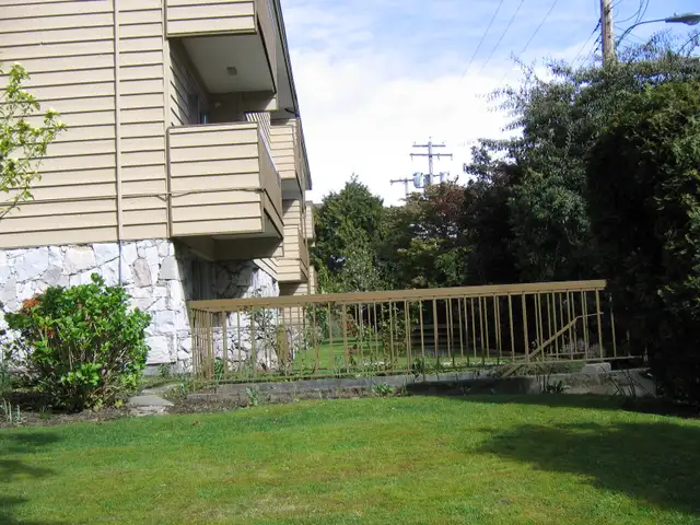 Large 1 Bed near Marple Loop Available - Photo 10