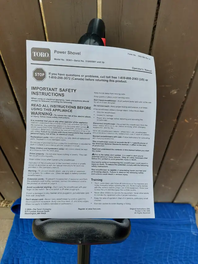 TORO Electric Power Snow Shovel - Photo 3