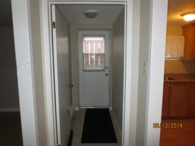 One Bedroom Basement Apartment - Photo 3