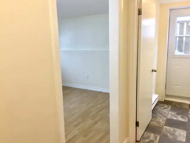 One Bedroom Basement Apartment - Photo 6