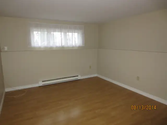 One Bedroom Basement Apartment - Photo 7