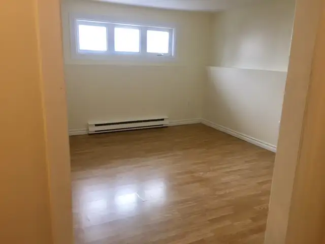 One Bedroom Basement Apartment - Photo 10