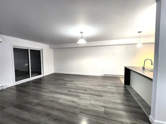 3 ½ Boul. Bastien, près des Galeries de la Capitale - Photo 2