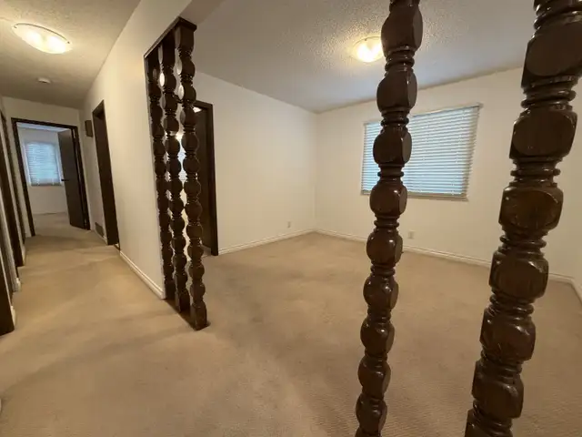 Spacious 4-Bedroom Home in Prime Oakridge (One Month Free Rent) - Photo 6