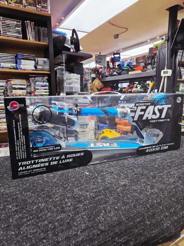 Trottinette FAST bleu vert et rouge