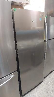 Upright Freezer Frigidaire FFFU16F2VV Stainless Steel