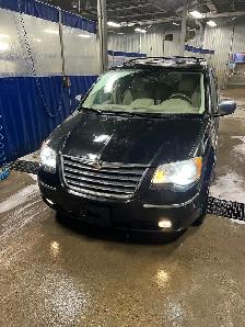2010 Chrysler town & country