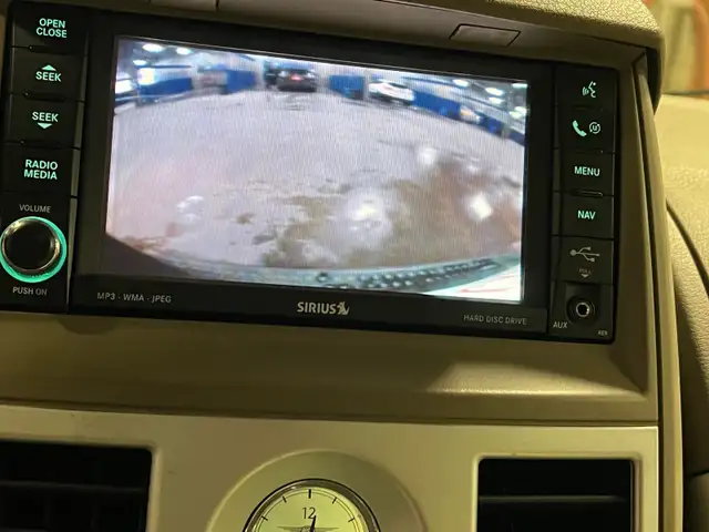 2010 Chrysler town & country - Photo 9