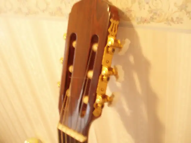 VINTAGE  - CLASSICAL ACOUSTIC GUITAR   ( EXCELLENT CONDITION ) - Photo 3