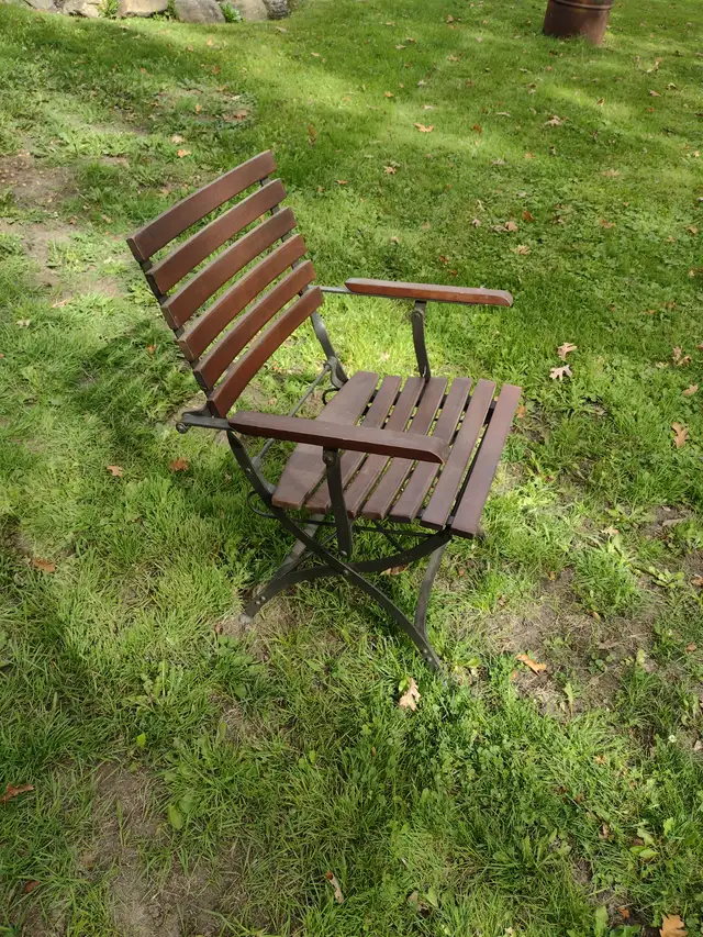 Folding wood and metal chair - Photo 4