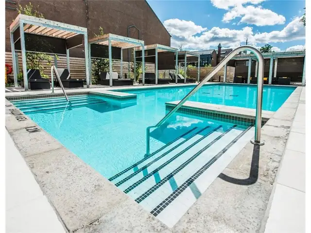 Downtown Luxury Condo for Rent for June 1st! - Photo 9