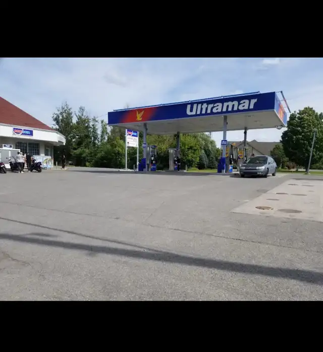 Travail de caissier et de dépanneur