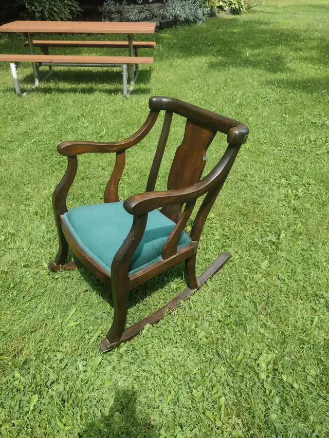 Vintage wood rocking chair - Photo 3