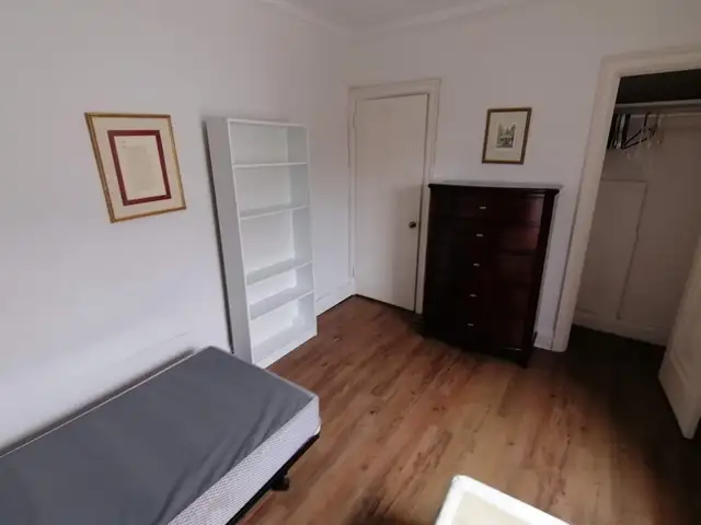 Bright 2 bedroom apartment at Yonge & St Clair - Photo 4