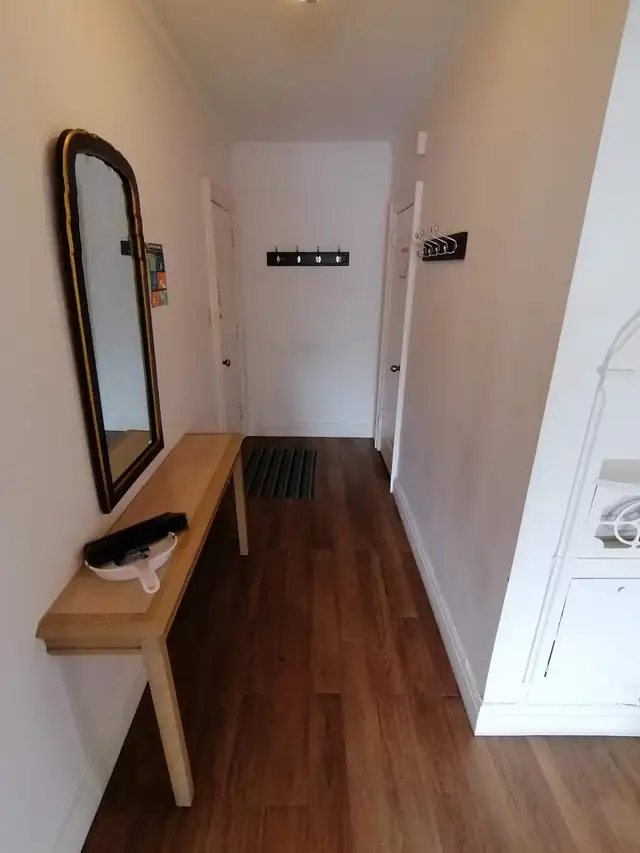 Bright 2 bedroom apartment at Yonge & St Clair - Photo 6