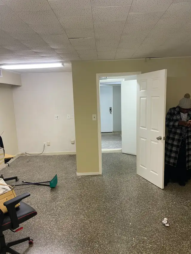 COMMERCIAL SPACE FOR LEASE - Photo 4