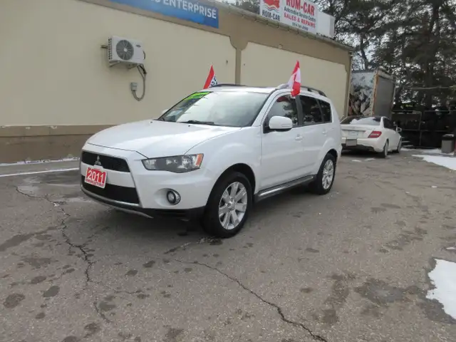 2011 Mitsubishi Outlander LS - Photo 3