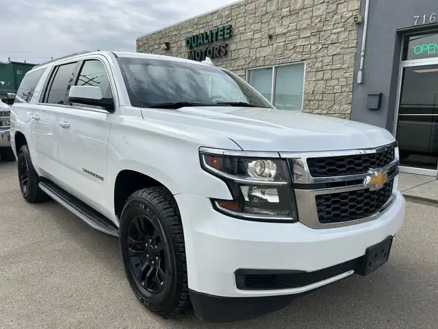 2018 Chevrolet Suburban 4WD 4dr 1500 LS - Photo 3