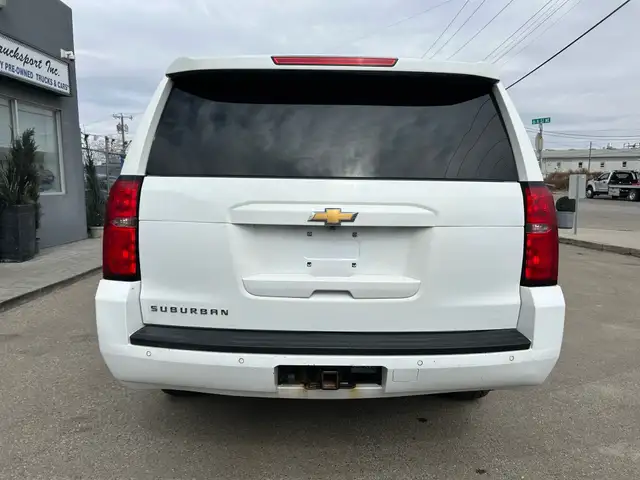 2018 Chevrolet Suburban 4WD 4dr 1500 LS - Photo 6
