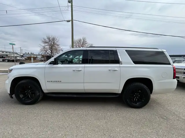 2018 Chevrolet Suburban 4WD 4dr 1500 LS - Photo 8